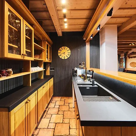 Valassky Salet Chalet *